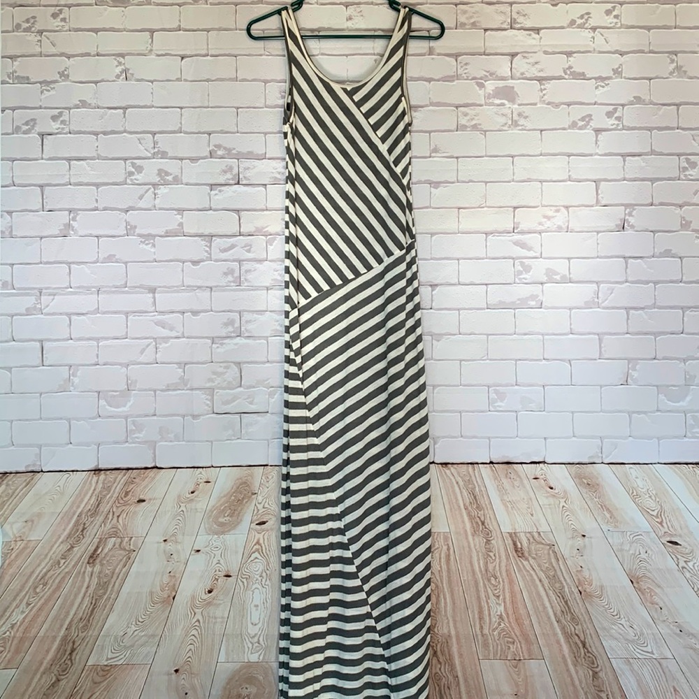 Sleeveless Maxi Dress